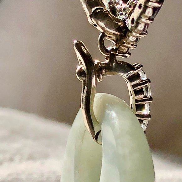 SALE Beautiful Jade necklace - Picture 9 of 16